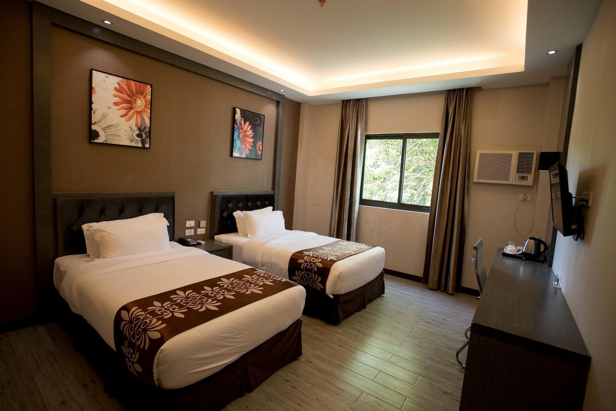 Vienna Hotel Coron Luaran gambar