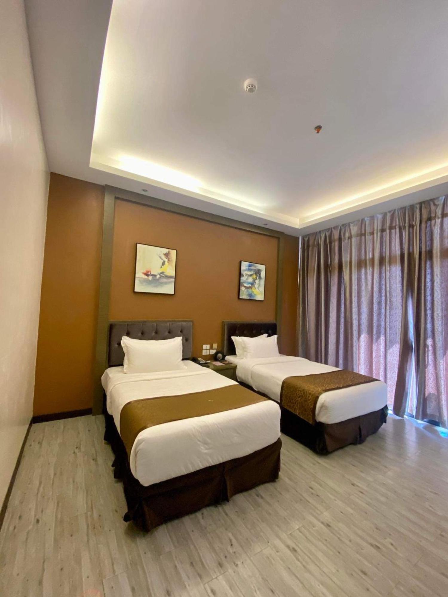 Vienna Hotel Coron Luaran gambar