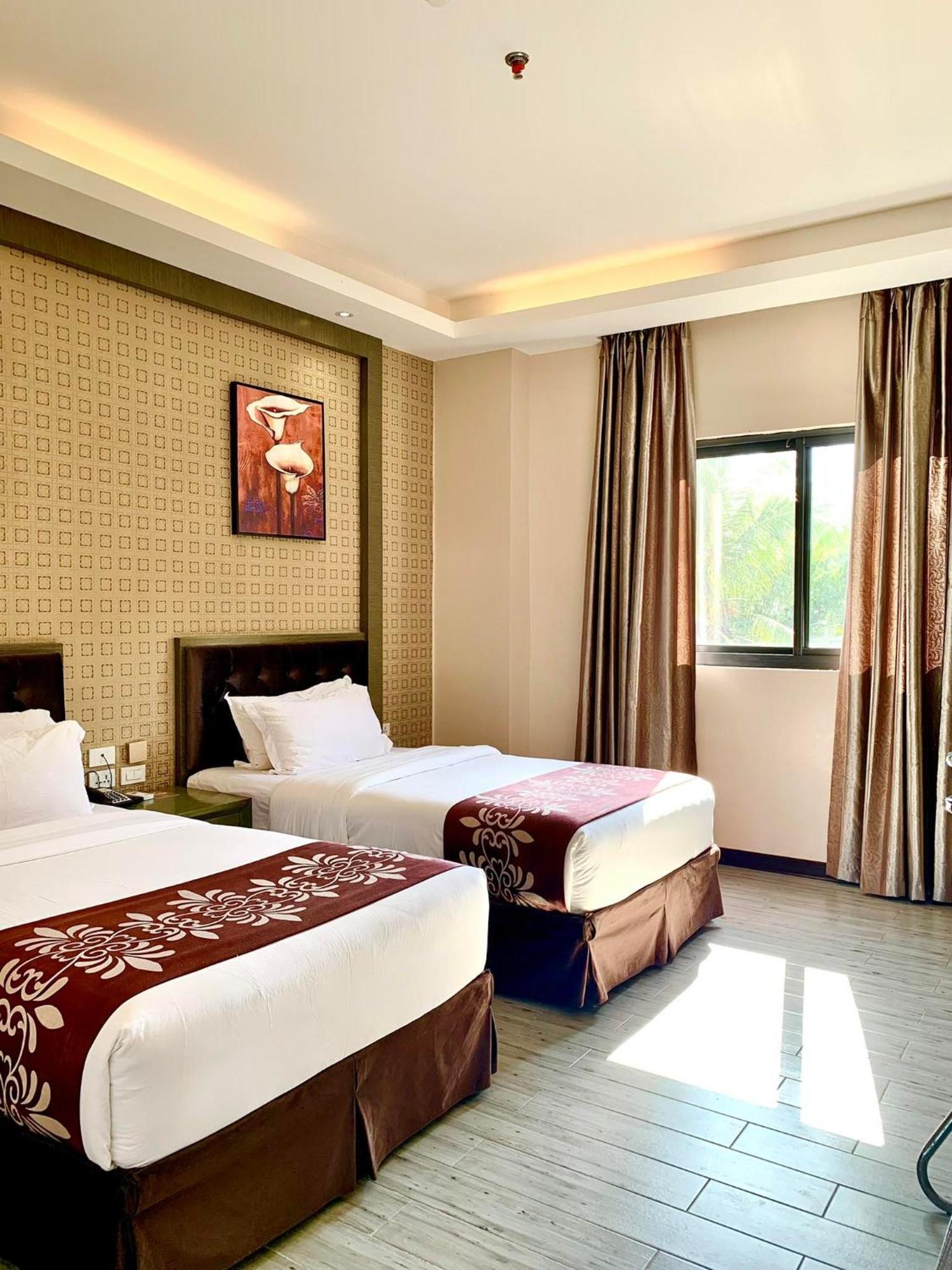 Vienna Hotel Coron Luaran gambar