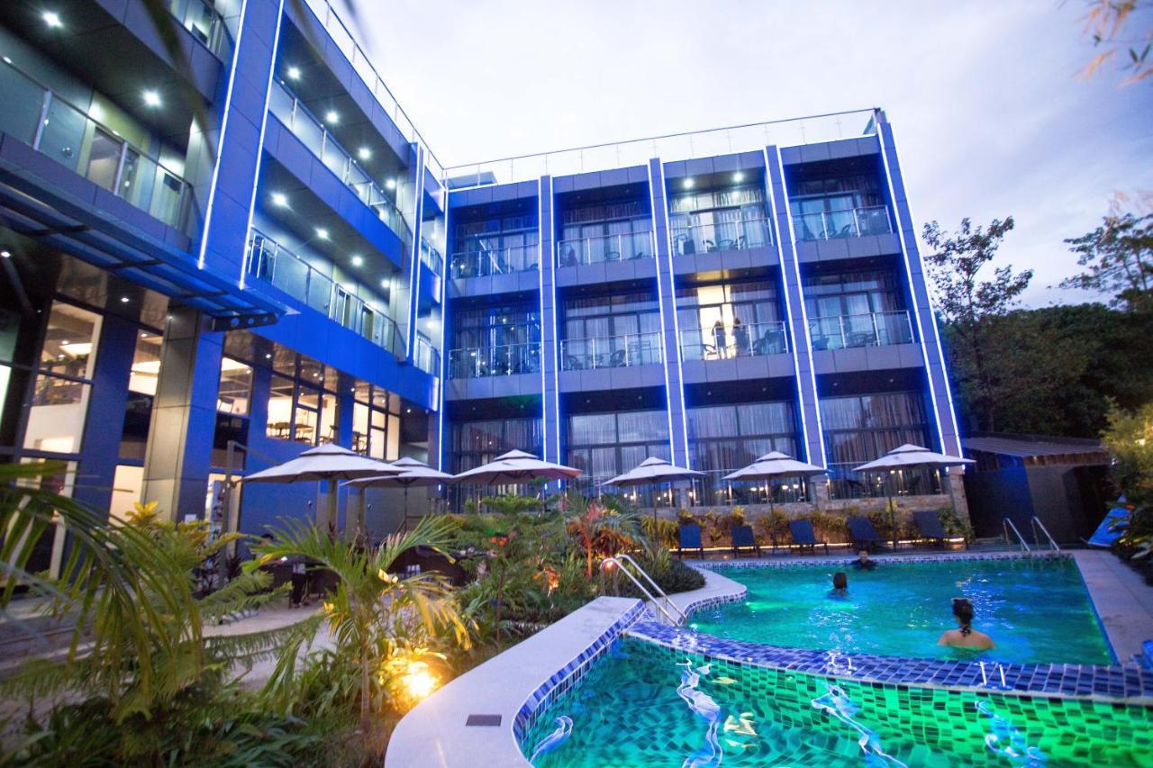 Vienna Hotel Coron Luaran gambar