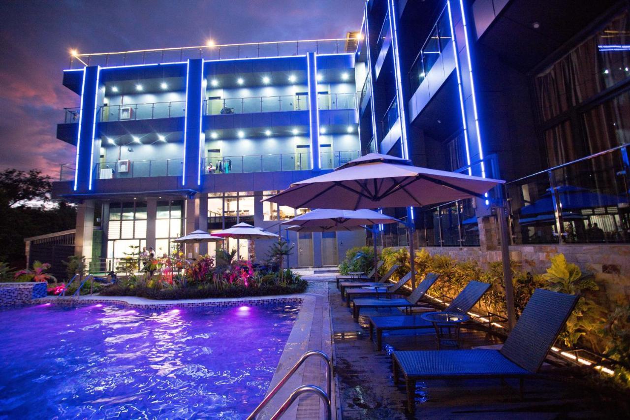 Vienna Hotel Coron Luaran gambar